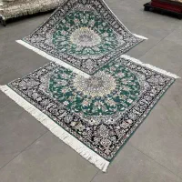 فرش دستباف مربه ۱/۵در ۱/۵ کرک ابریشم یبز نایین