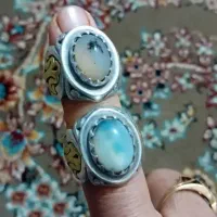 انگشتر نقره سنگش هم زنده  است
