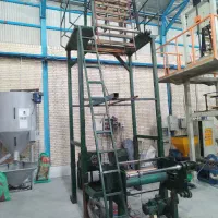 استخدام نیروی کار در کارگاه تولید پلاستیک