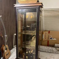 بوفه و ساعت دیواری