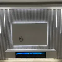 تولید کننده و مجری تیوی وال در‌ پرند|میز تلویزیون|پرند, فاز ۶|دیوار