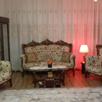 مبل استیل با چوب گردو تمیز در حد نو ۷ نفره|مبلمان خانگی و میز عسلی|رامسر, |دیوار