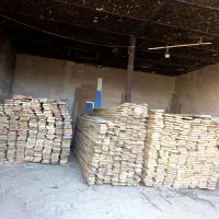 پخش عمده تخته بنایی و بشکه و انواع چوب های ابعادی|عمدهفروشی|قم, زاویه|دیوار