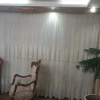 پرده با کتیبه و والون