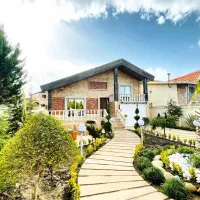 ویلا باغ ۳۰۰ متری مالک پول نیاز ( سند تک برگ)