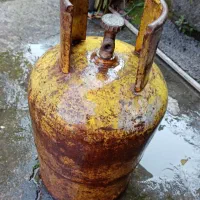 یک عدد کپسول گاز