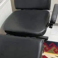 صندلی تمیز در حد نو