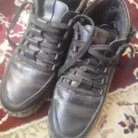 کفش.|کیف، کفش، کمربند|تربت جام, جامی|دیوار