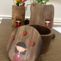 ست های چوبی و نقاشی