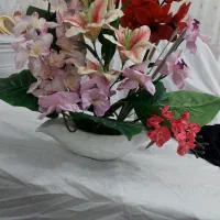 گل مصنوعی با گلدان سرامیکی بزرگ در حد نو|گل مصنوعی|خوی, |دیوار