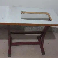 میز. زیر چرخ. خیاطی