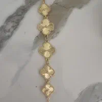 گوشواره و دستبند زنانه