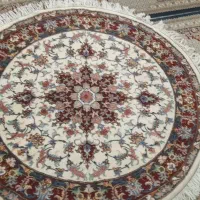 فرش دستبافت گرد کار شده با ابریشم