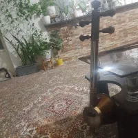 کمانچه گردو اصیل خرم‌آباد با قدمت ۴۰ سال