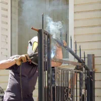 تعمیرات تخصصی جک درب پارکینگ و آیفون تصویری|خدمات پیشه و مهارت|قزوین, |دیوار