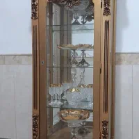 ویترین و جاکفشی