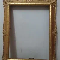 قاب چوبی آب طلایی