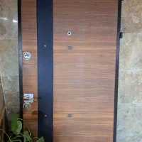 عکس در ورودی