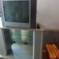 میز و تلویزیون