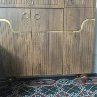 جاکفشی ومیز تلوزیون