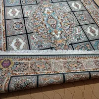 دو عدد فرش ماشینی طرح خشتی در حد نو تمام نخ