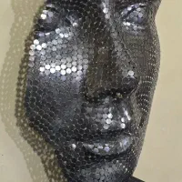 مجسمه مدرن فلزی طرح صورت (هنری و دست‌ساز)