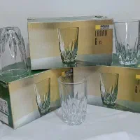 تعدادی ظروف آشپزخانه