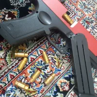کلت پوکه پران مدل Glock