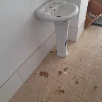 روشویی همراه پایه دست دوم|لوازم سرویس بهداشتی|خوی, |دیوار