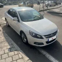 جک j5 سفید بی رنگ