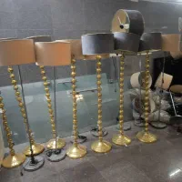 آباژور ایستاده