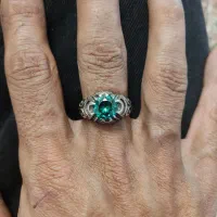 انگشتر نقره با نگین موزنایت و رکاب بسیار قدیمی