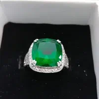 انگشتر جواهر یاقوت سبز