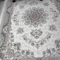 فرش کرم ،سفید، قهوه ای دوعدد ۹ متری یک عدد ۶متری