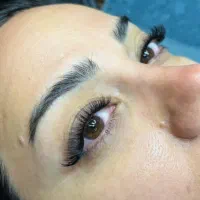 خدمات و آموزش اکستنشن مژه، لیفت و لمینت