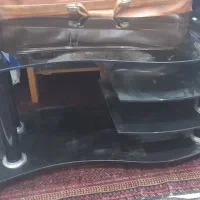 میز تلویزیون شیشه ای