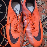 کفش فوتبالی چمن