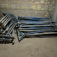 ۹۰ عدد جک ۴ متر و ورق ۲ میل فولاد مبارکه و قالب|مصالح و تجهیزات ساختمان|فولادشهر, A1|دیوار