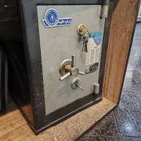 گاو صندوق و میز پیشخوان(ویترین)