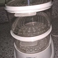 بخارپز برقی Clatronic سه‌طبقه، سالم و تمیز