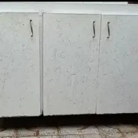 تعدادی کابینت وبه اضافه هود وسینگ ظرفشویی
