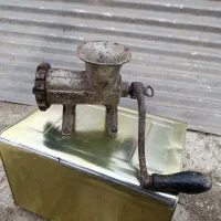 چرخ گوشت دستی قدیمی ساخت سوئد