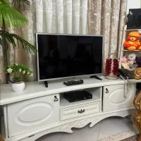 میز تلوزیون مدرن سفید در حد نو
