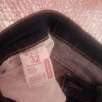 شلوار جین مارک Levis نو هستش زیاد پوشیده نشده