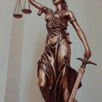 وکیل پایه یک دادگستری و مشاور حقوقی