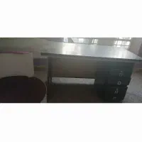 میز اداری در حد نو
