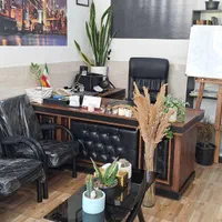 به چند نفر مشاور برای املاک نیاز مندیم