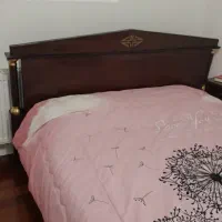 ست تخت دو نفره و میز آرایش جادار (ست و بسیار تمیز)