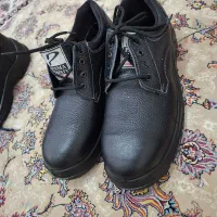 کفش|کیف، کفش، کمربند|رباط‌کریم, رباط‌کریم|دیوار