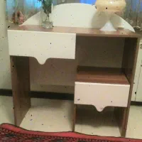 میز تحریر تاج دار